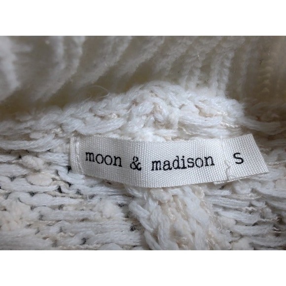 moon & madison Oversized Cowl Neck Ivory Knit Acrylic Blend Sweater, Wmn's Sz S - Picture 2 of 7